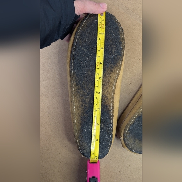 Laurentian Chief | Moose Hide Slippers, Natural Crepe Rubber Sole, Size 7 - Picture 14 of 14